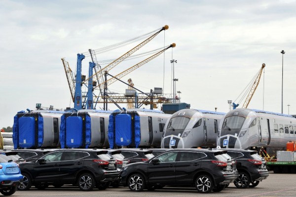 Five fully-finished Transpennine Express train carriages arrive at Port of Tyne